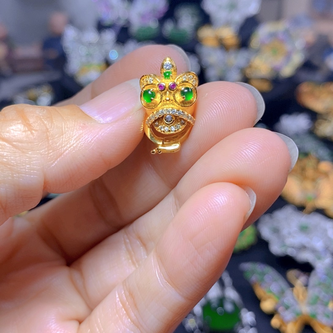 翡翠耳钉银S925镶嵌天然翡翠