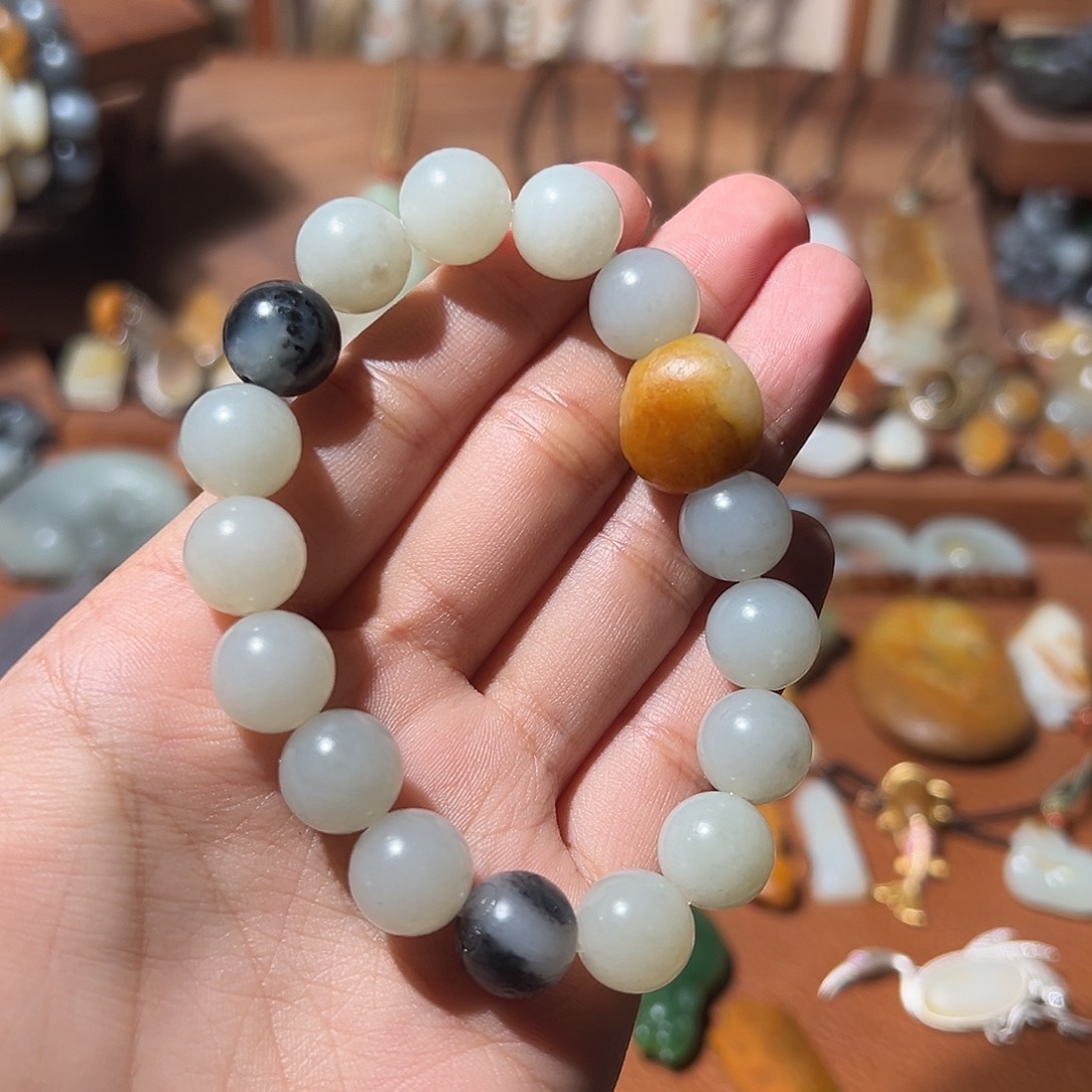 和田玉颈饰未镶嵌