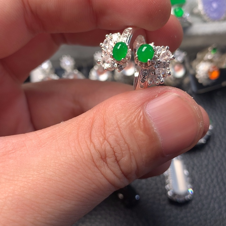 翡翠未镶嵌戒指阳绿戒指