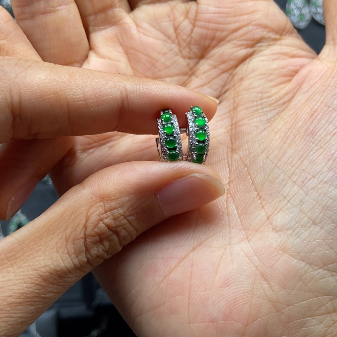 涵***5银S925镶嵌翡翠耳饰