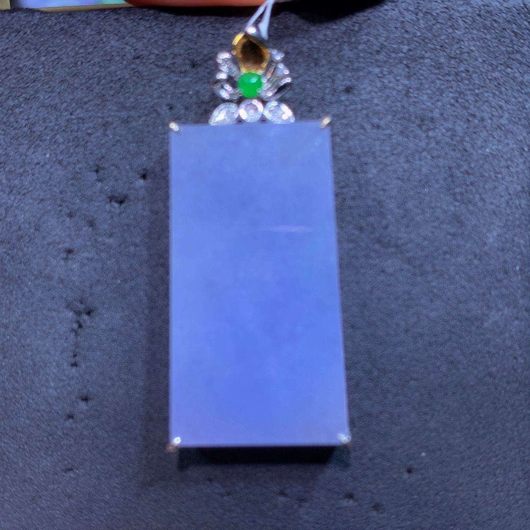 翡翠18K金镶嵌颈饰翡翠