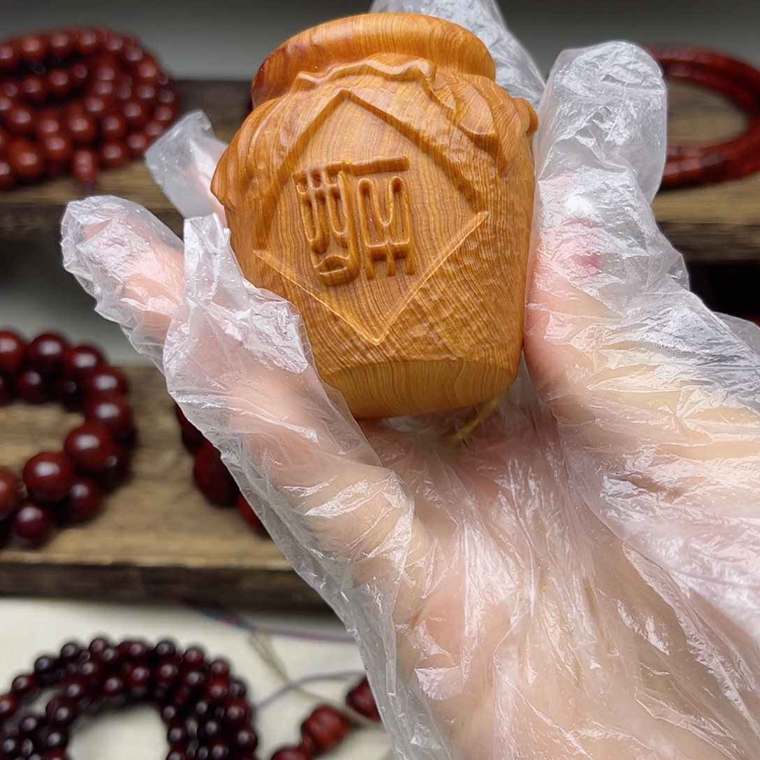 柏木（崖柏）手把件