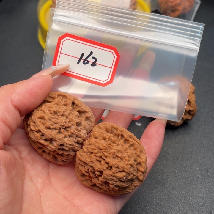 把件文玩核桃南疆石