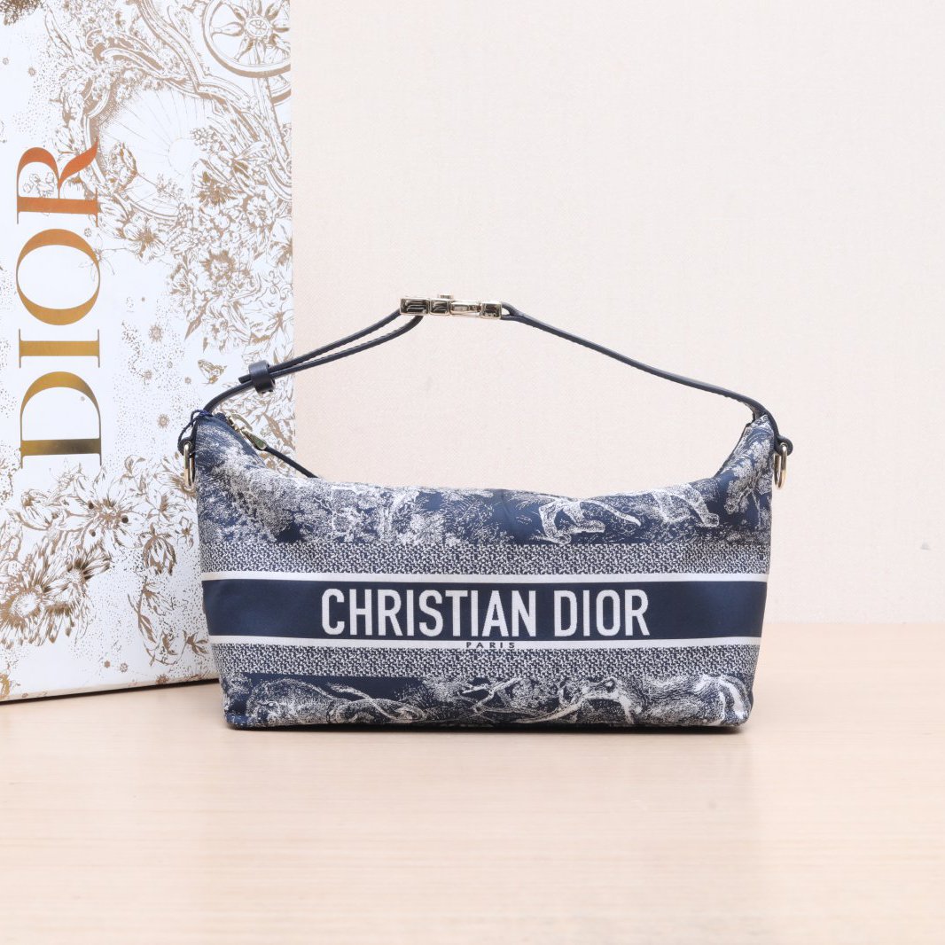 99新 DIOR/迪奥 小花6珊 蓝色 尼龙 饭盒包 中号 22 动物园系列