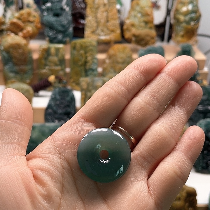 翡翠颈饰未镶嵌天然翡翠A货平安扣