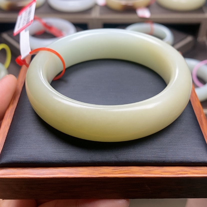 【闪购商品】和田玉手镯未镶嵌