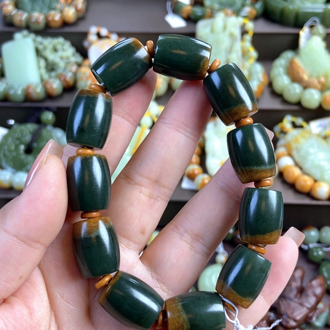 光***耀透闪石质玉未镶嵌手串