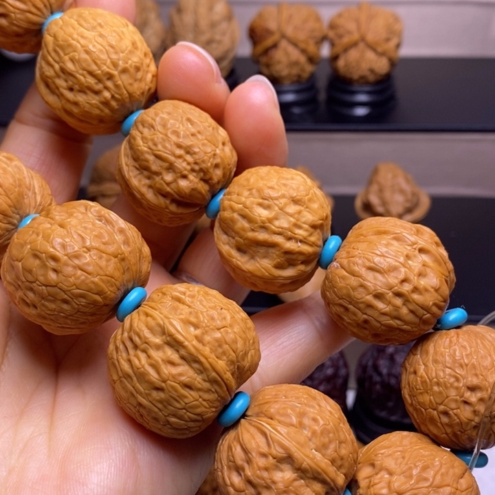 把件文玩核桃鸽子蛋手串50