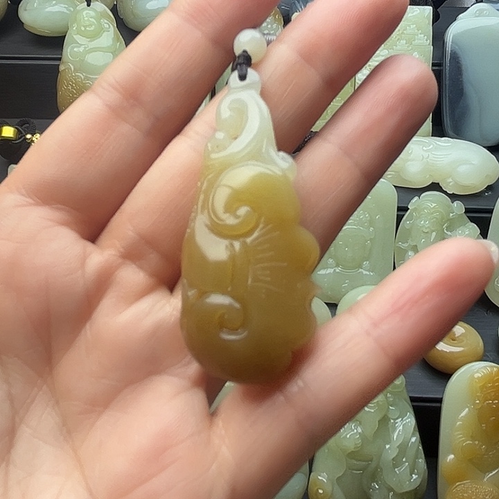 和田玉（糖玉）未镶嵌颈饰