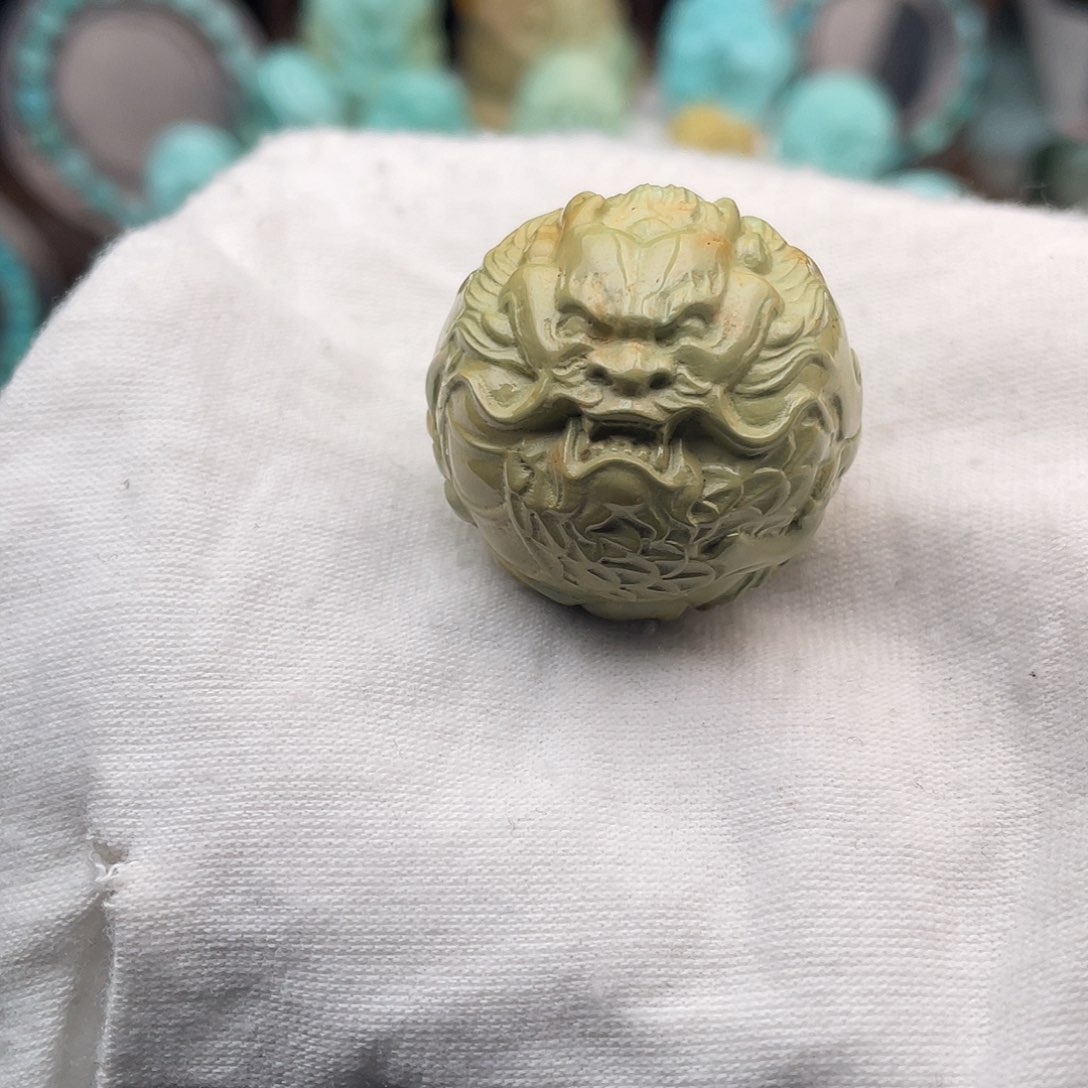 绿松石未镶嵌颈饰