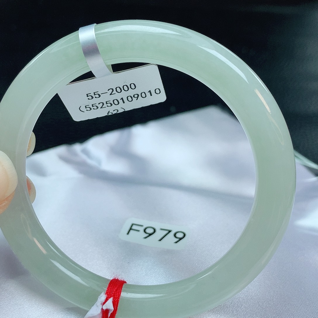 翡翠手镯未镶嵌缅甸天然A货翡翠手镯