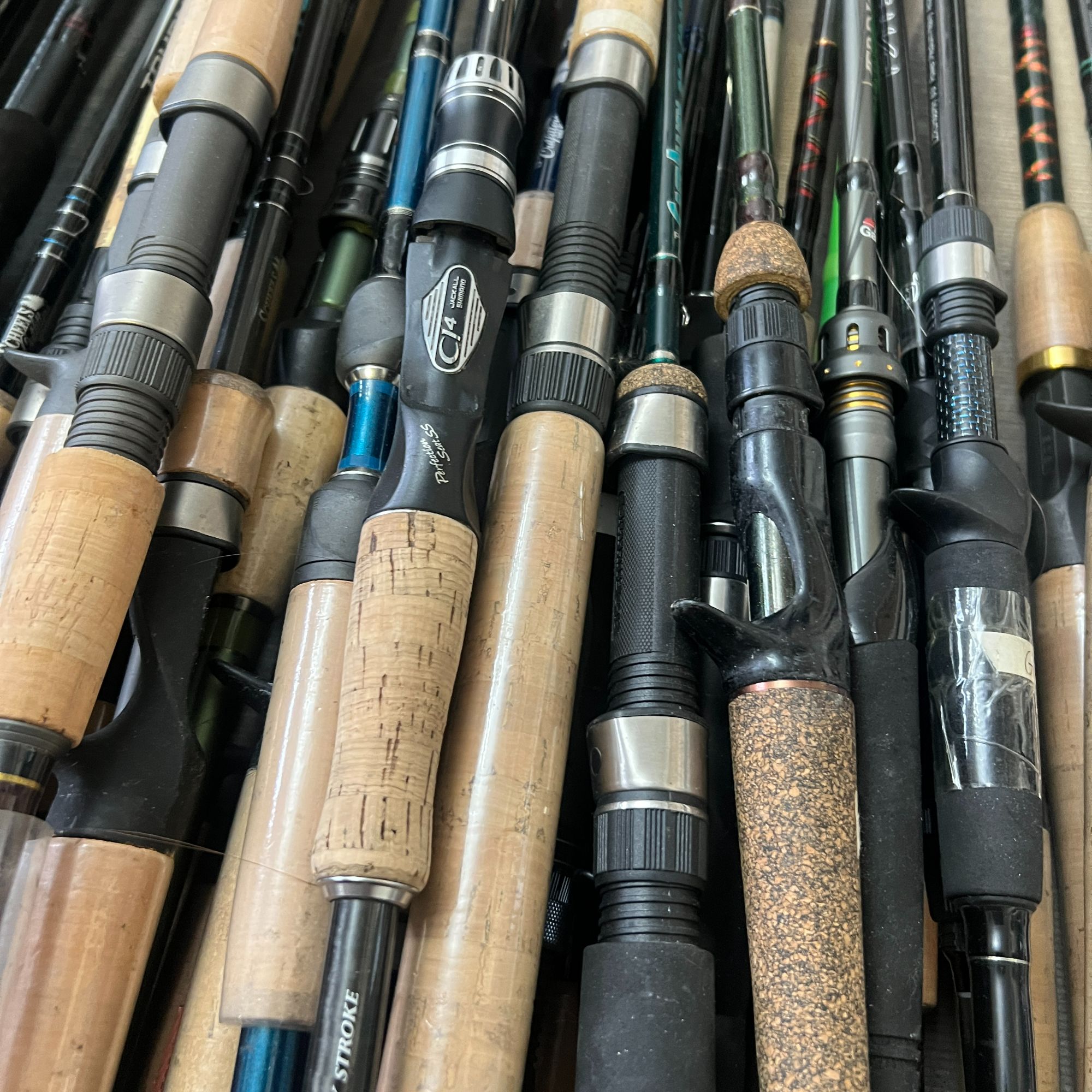 老六中古精品渔具，精品路亚杆，以直播间讲解为主