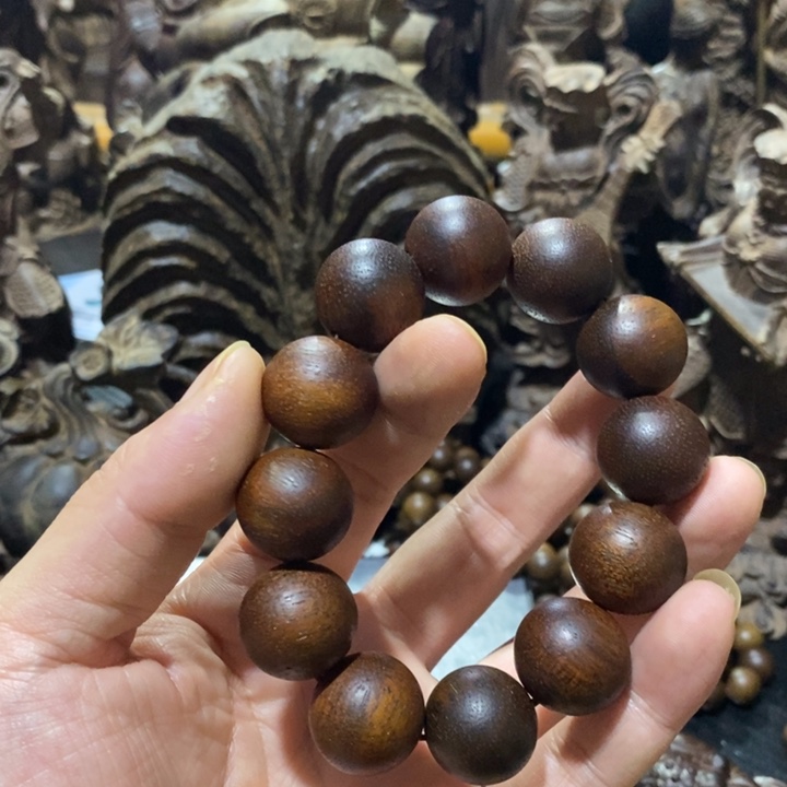 木摆件家居设计的设计师们探讨