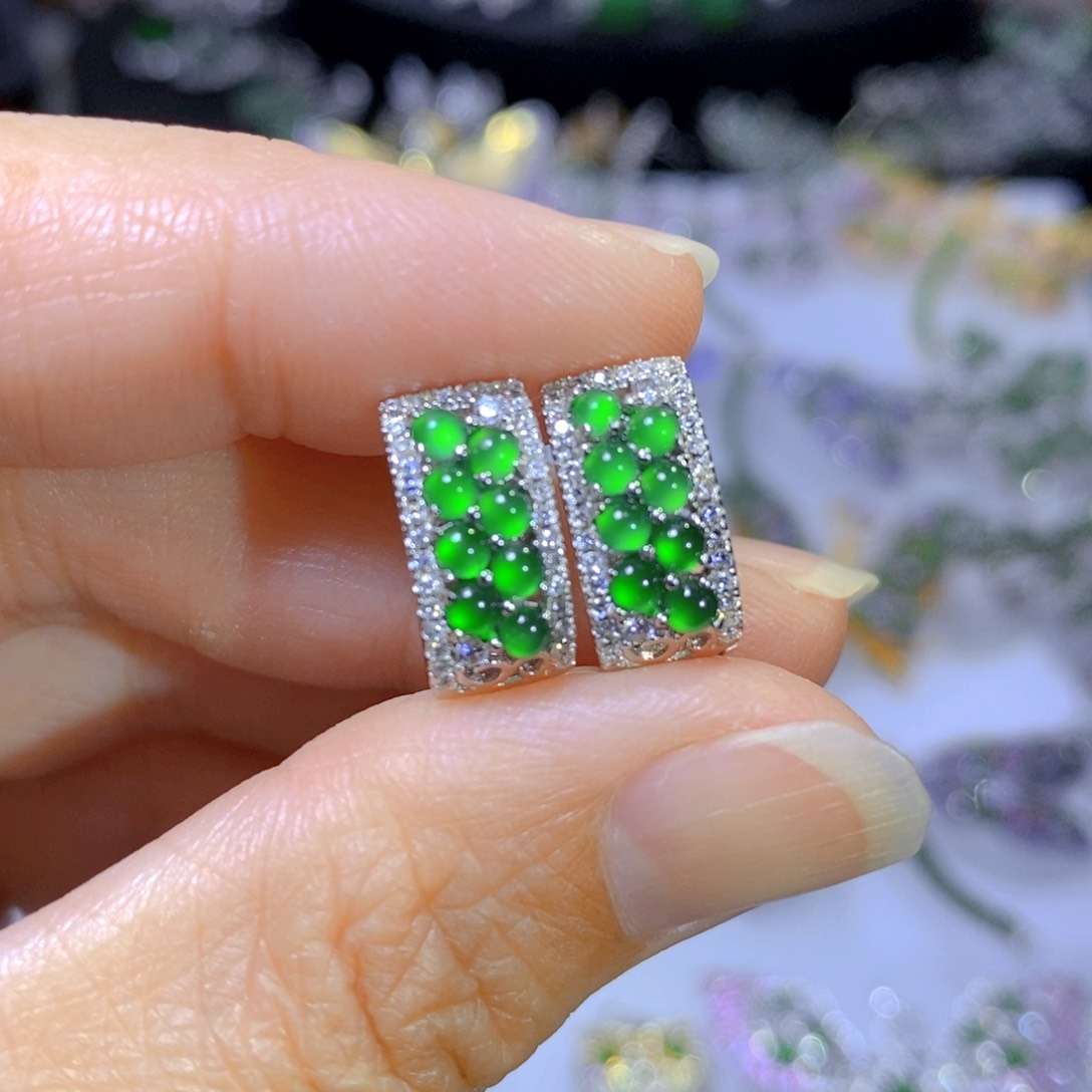 翡翠颈饰银S925镶嵌天然翡翠