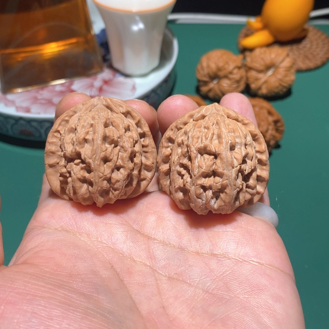 文玩核桃把件37三角白全品