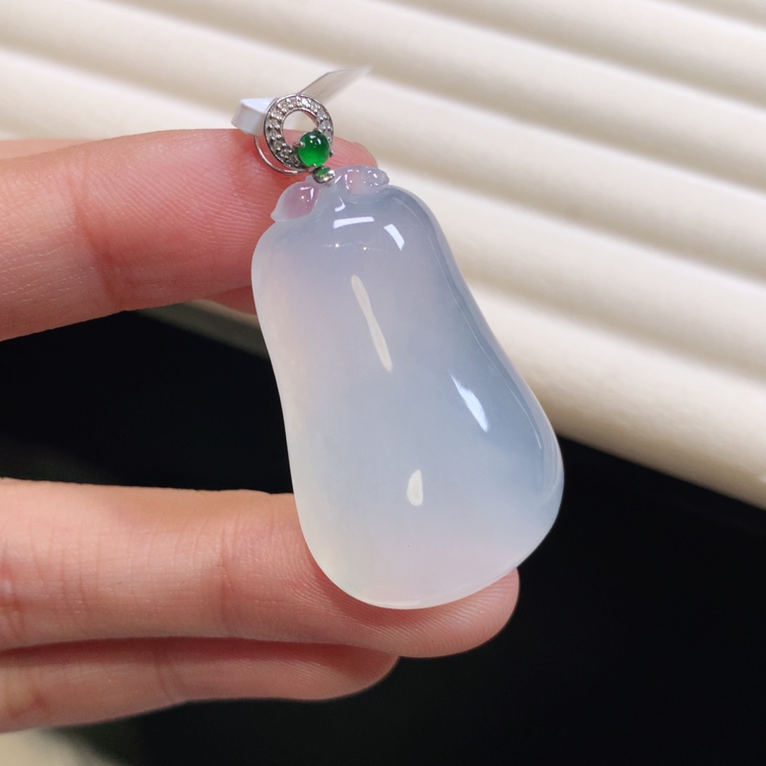 翡翠颈饰18K金镶嵌大瓜