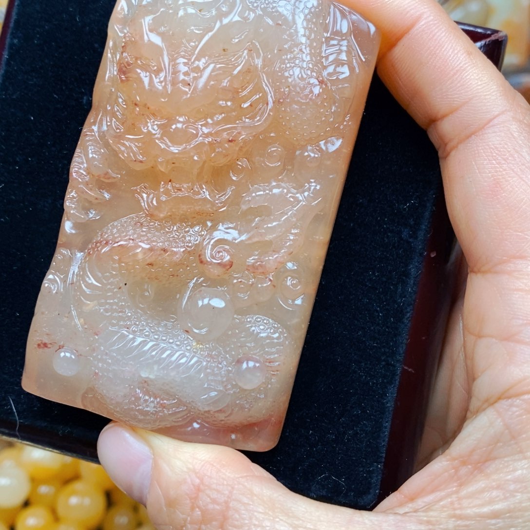 石英质玉（黄龙玉）颈饰未镶嵌