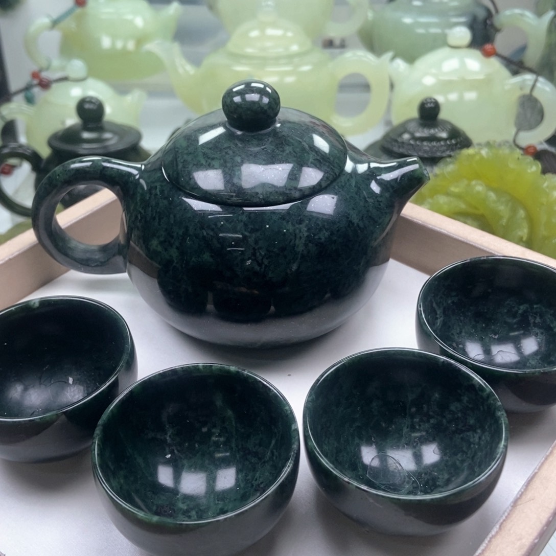 蛇纹石玉壶未镶嵌