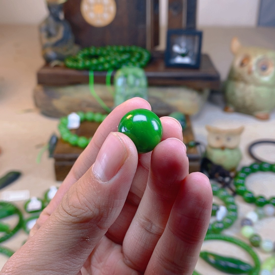 和田玉颈饰未镶嵌一**殿