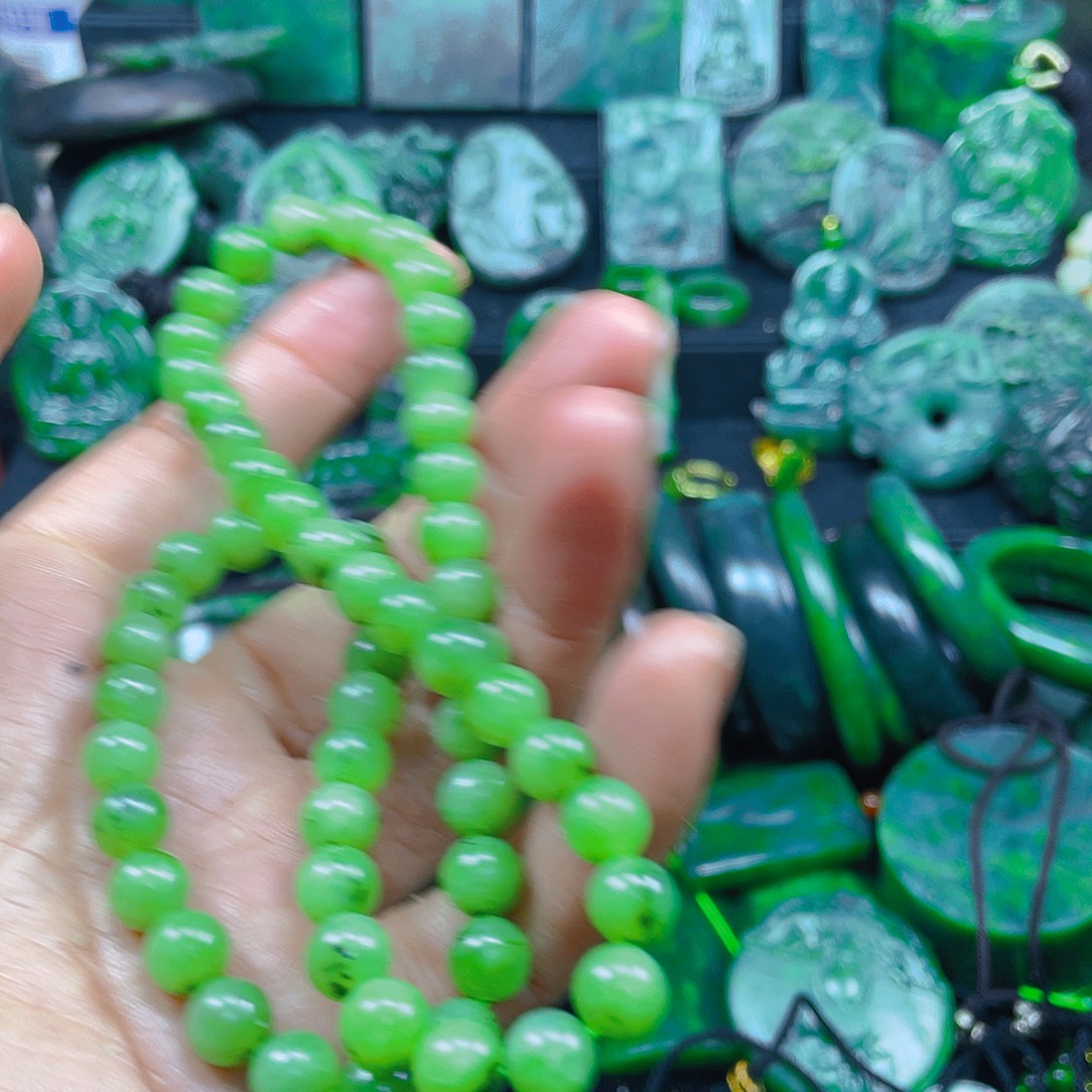 和田玉（碧玉）未镶嵌珠宝奇石