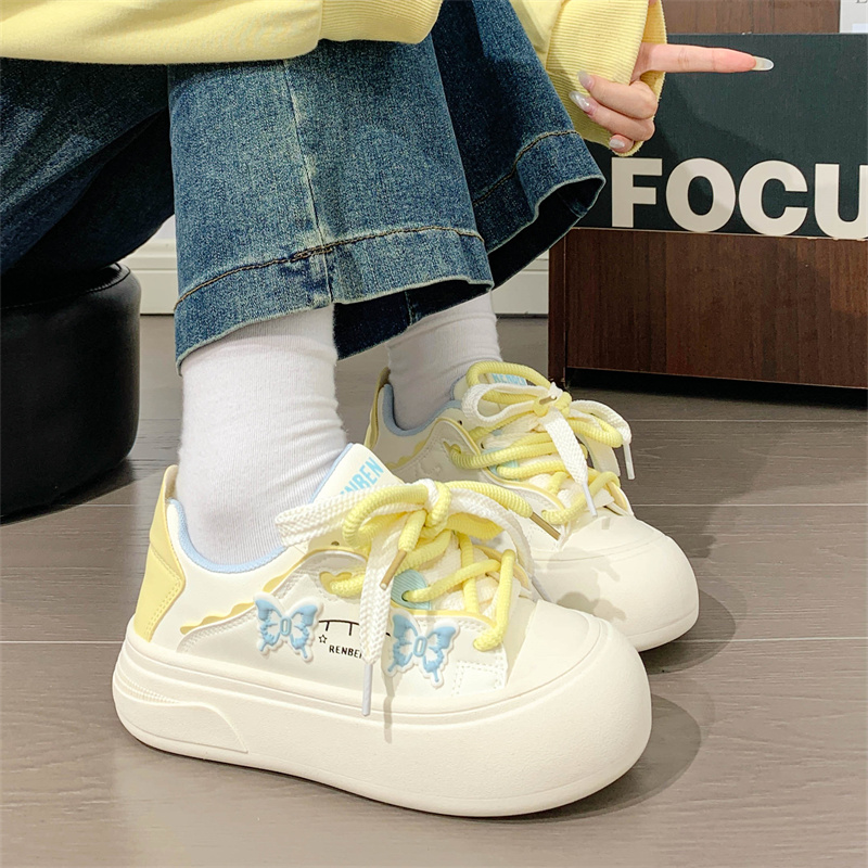 人本女鞋日系学生百搭圆头休闲鞋2026春季新款小众个性设计感板鞋