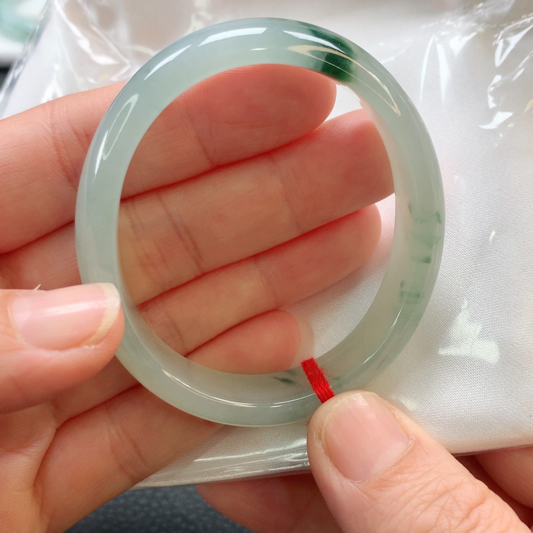 翡翠手镯未镶嵌52贵妃