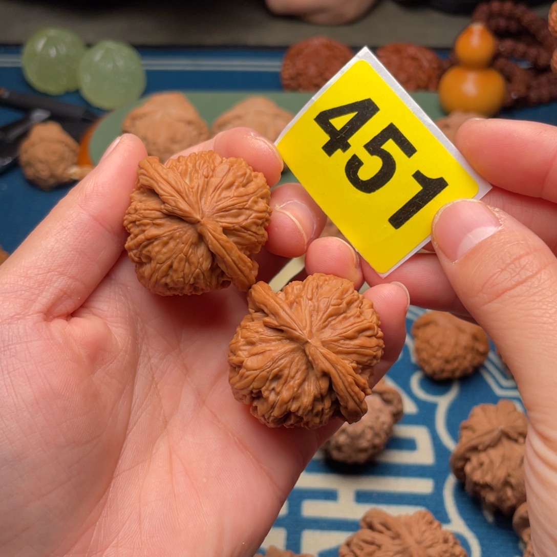 ௸***亿文玩核桃把件38球白451号