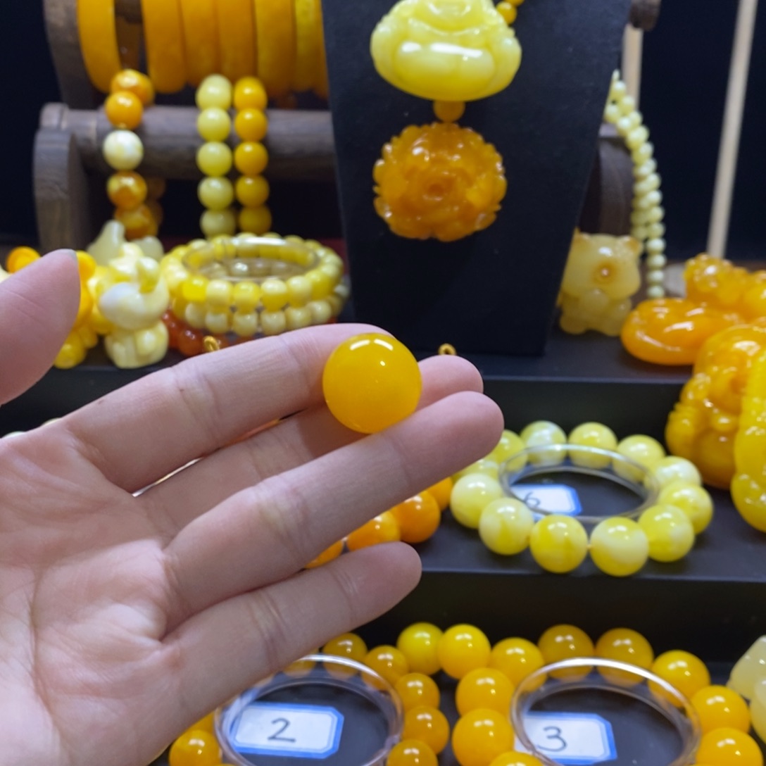 人***者非金属全品无暇精品单珠鸡油黄17.8