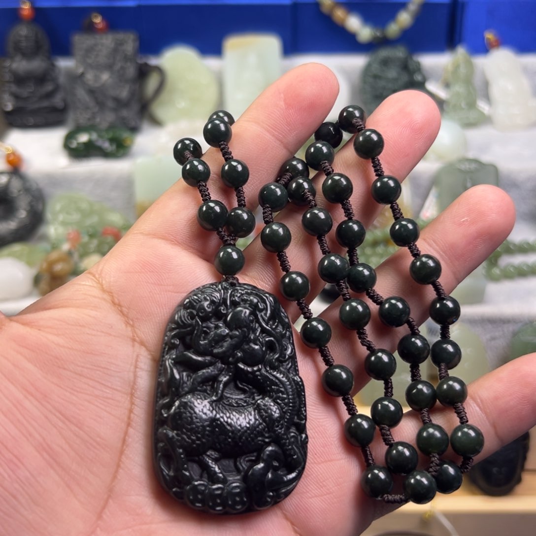 和田玉颈饰未镶嵌