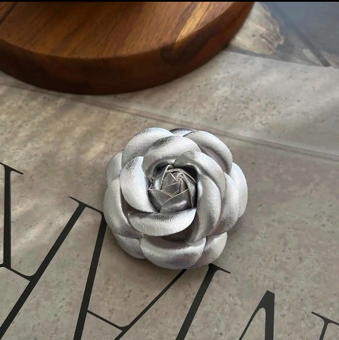 非金属皮质胸针 小香风法式气质百搭经典优雅西装配饰胸针-215