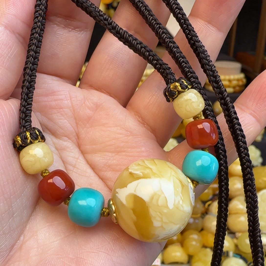 琥珀未镶嵌套链天然俄料瓷白妖花蜜蜡圆珠锁骨