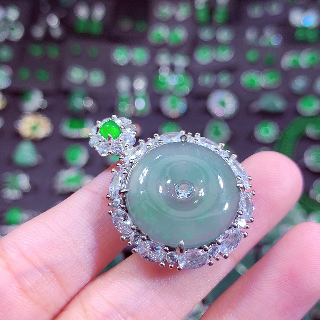 翡翠未镶嵌颈饰天然