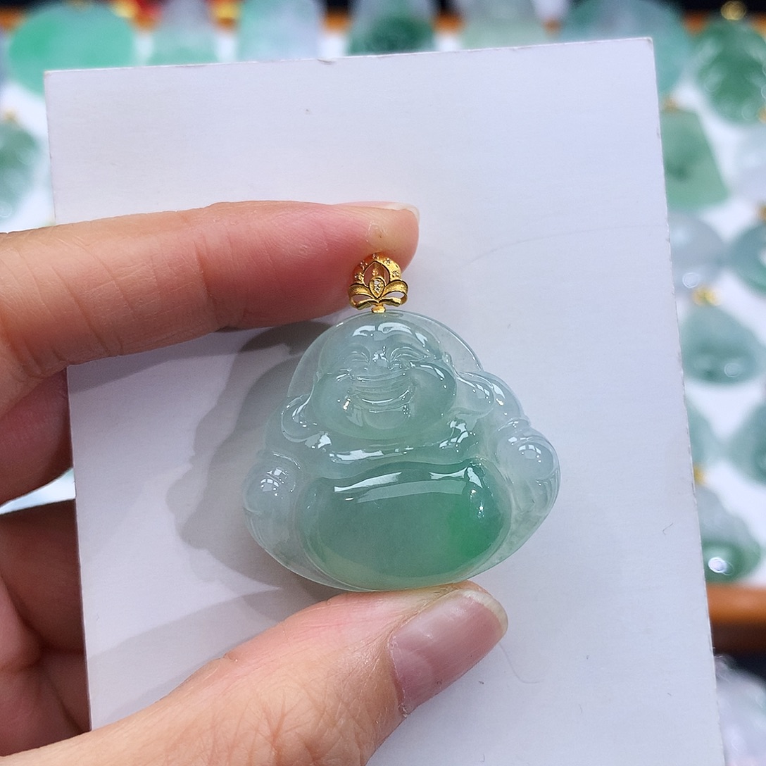 翡翠18K金镶嵌颈饰翡翠吊坠