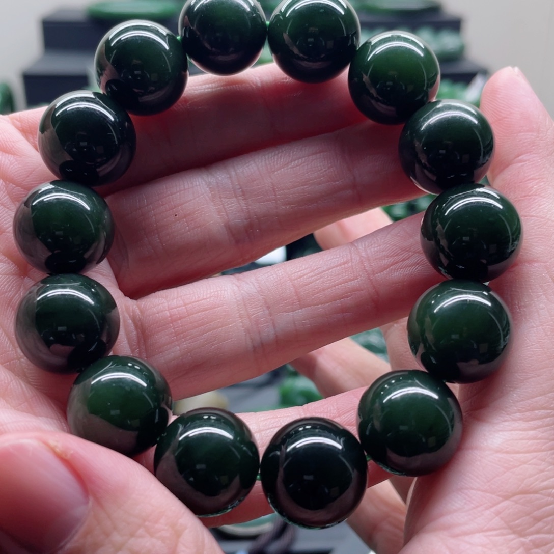 和田玉（碧玉）未镶嵌手链