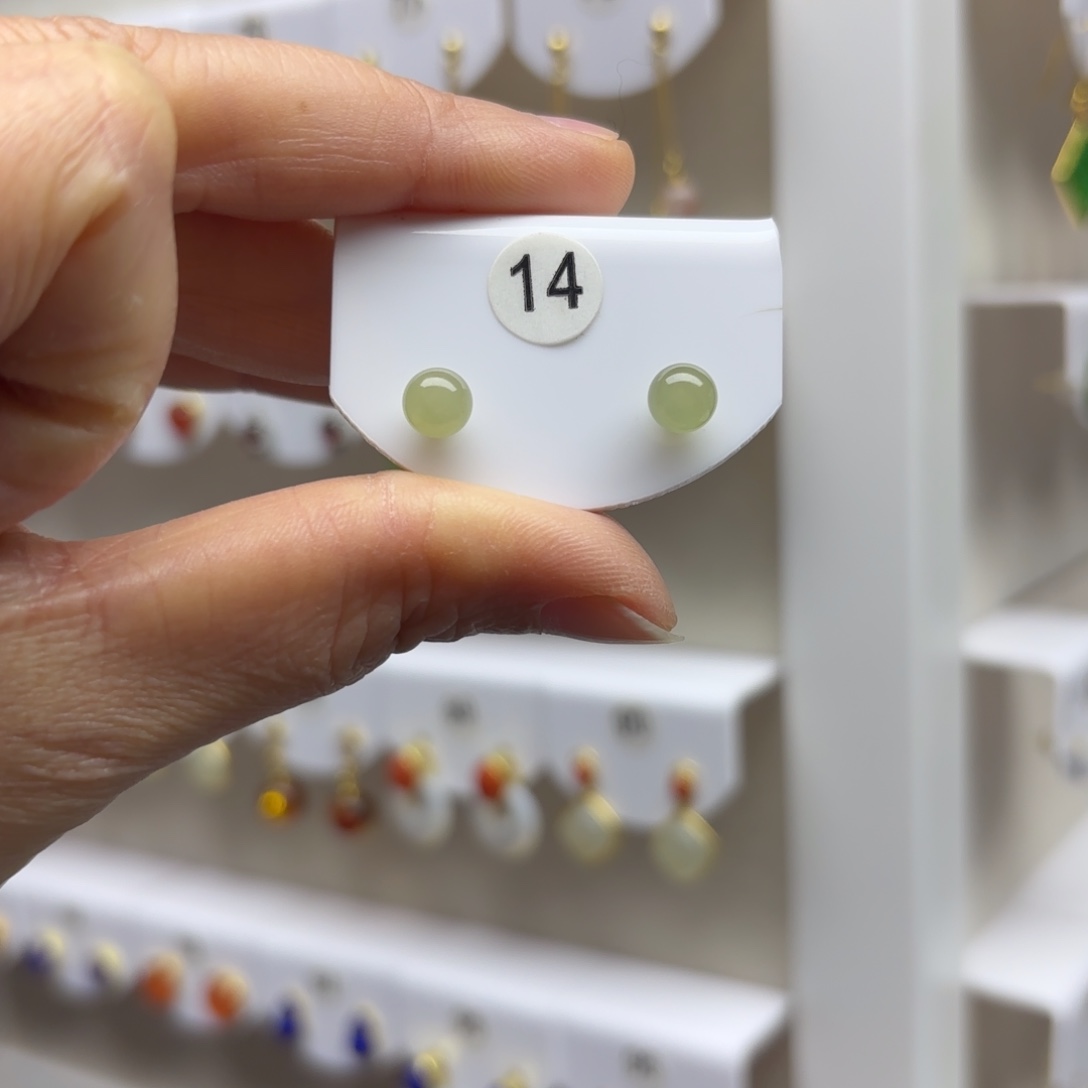 和田玉18K金镶嵌耳饰6mm