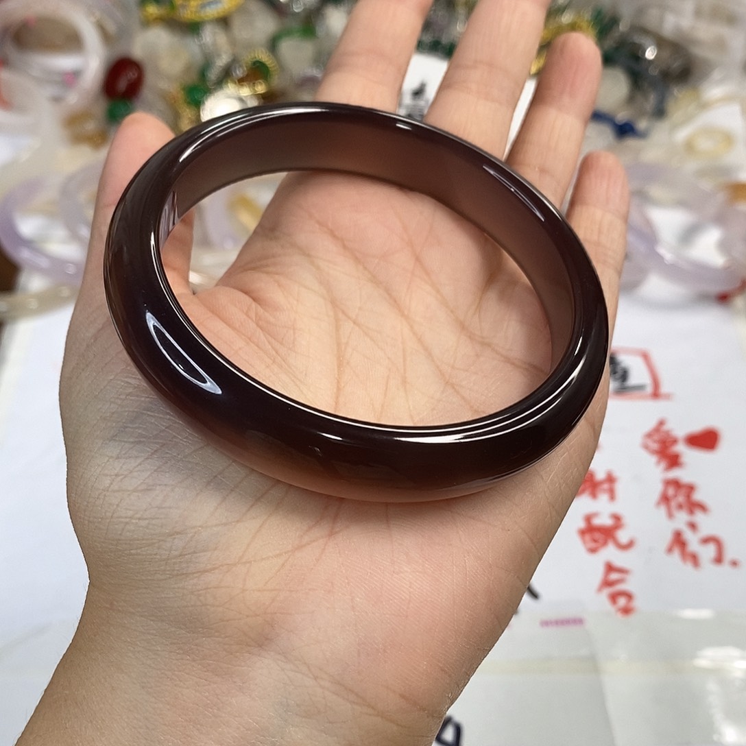 玛瑙/玉髓未镶嵌手镯A87。67.8圈