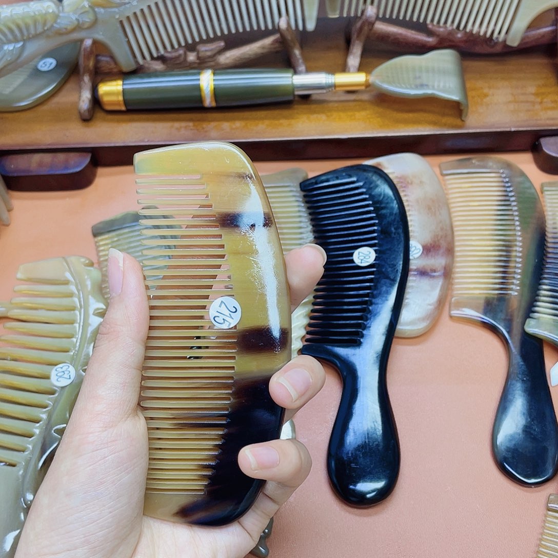 纯手工制作牛角梳215
