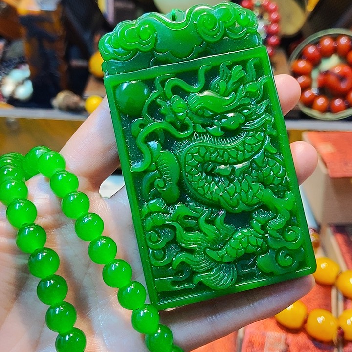 和田玉（碧玉）颈饰未镶嵌