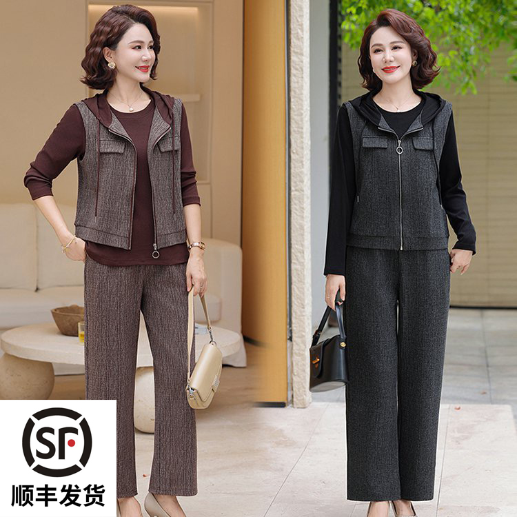 妈妈秋装外套洋气大码上衣2025新款中老年运动服套装女春秋三件套