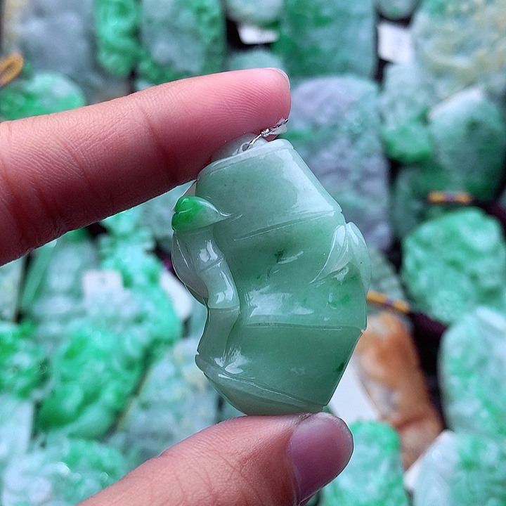 翡翠吊坠(不含链)未镶嵌