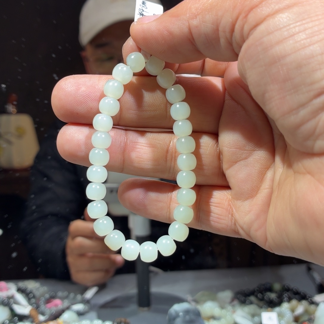 和***和田玉未镶嵌手链