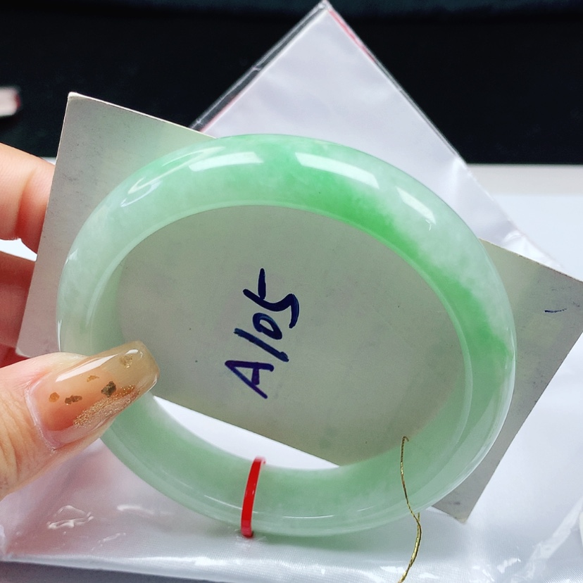 【闪购商品】翡翠手镯未镶嵌 正圈60+