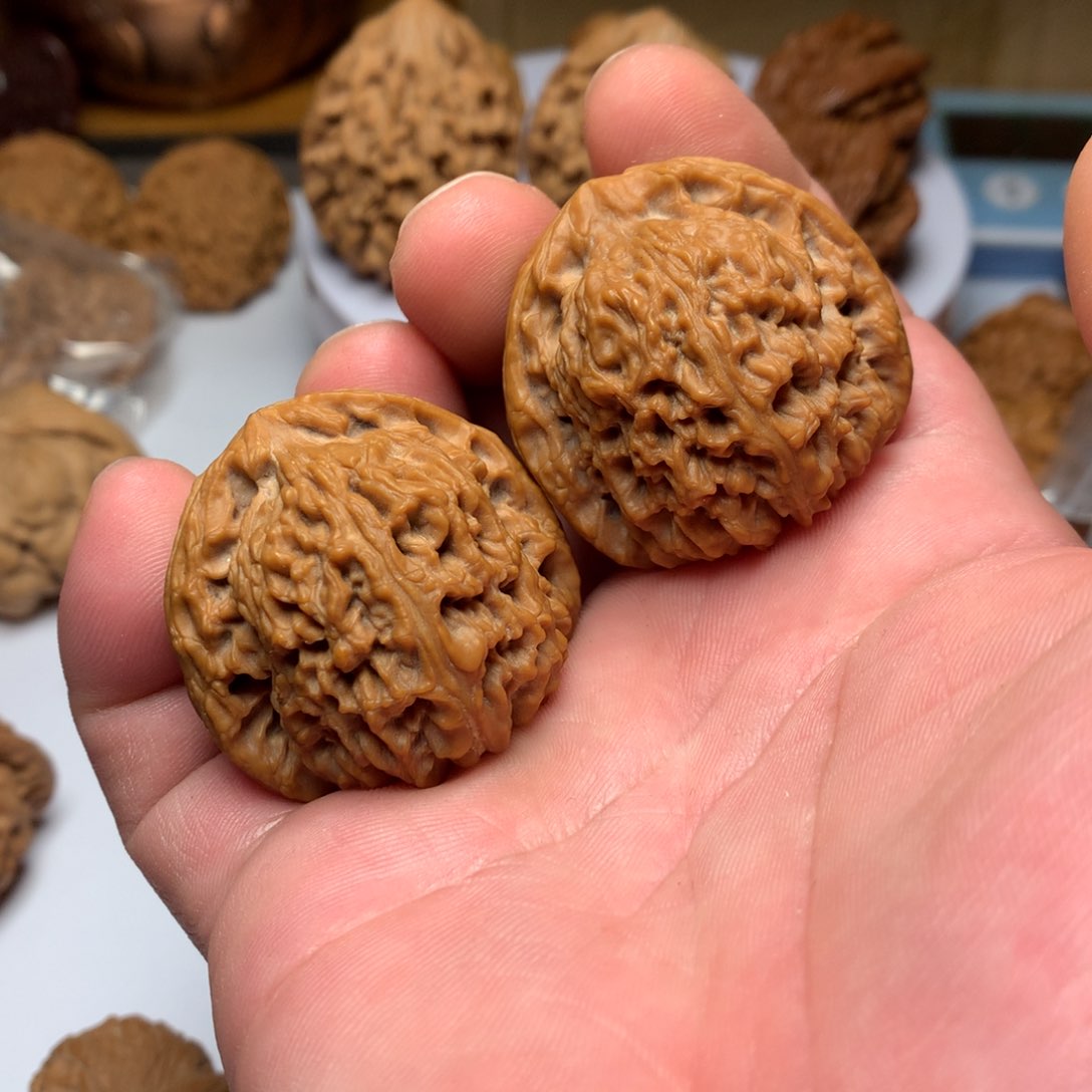 文玩核桃把件南疆石