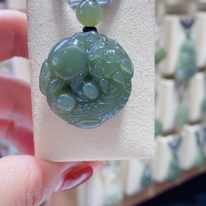 菡***和田玉未镶嵌颈饰