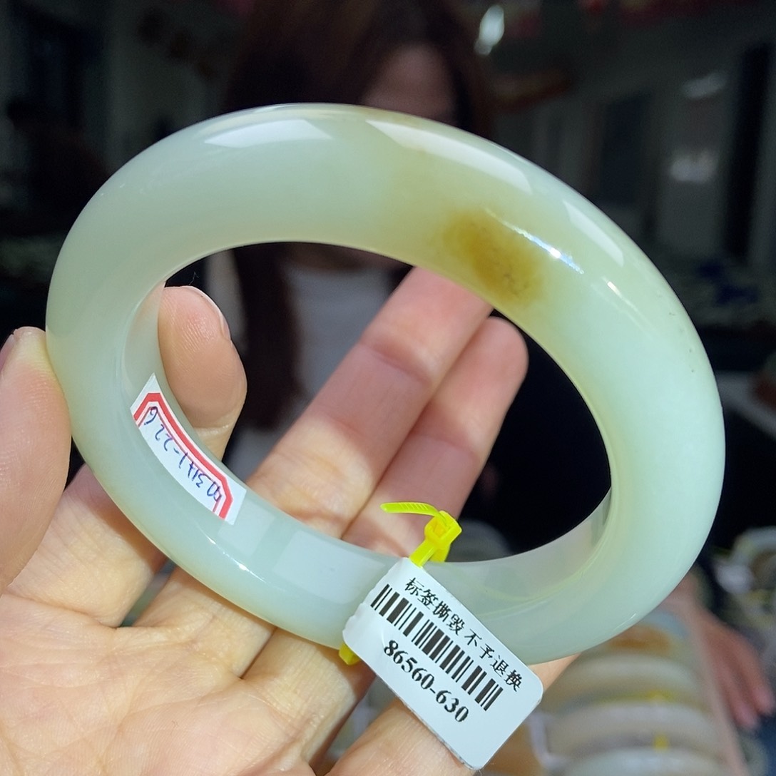 和田玉手镯未镶嵌58.8糖白