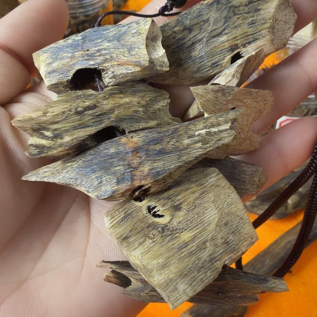 沉香沉香碎屑碎屑