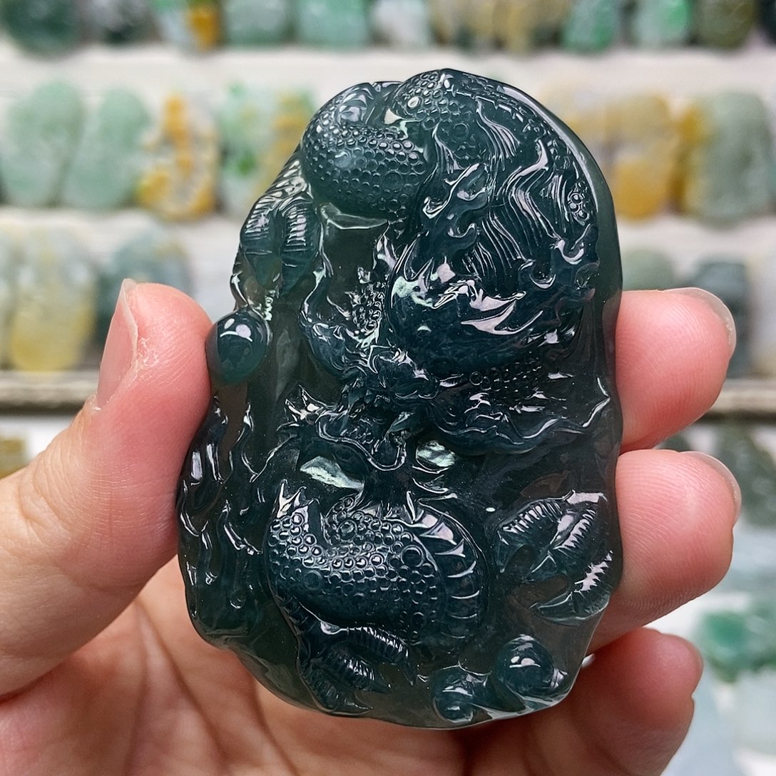 翡翠未镶嵌吊坠(赠链)