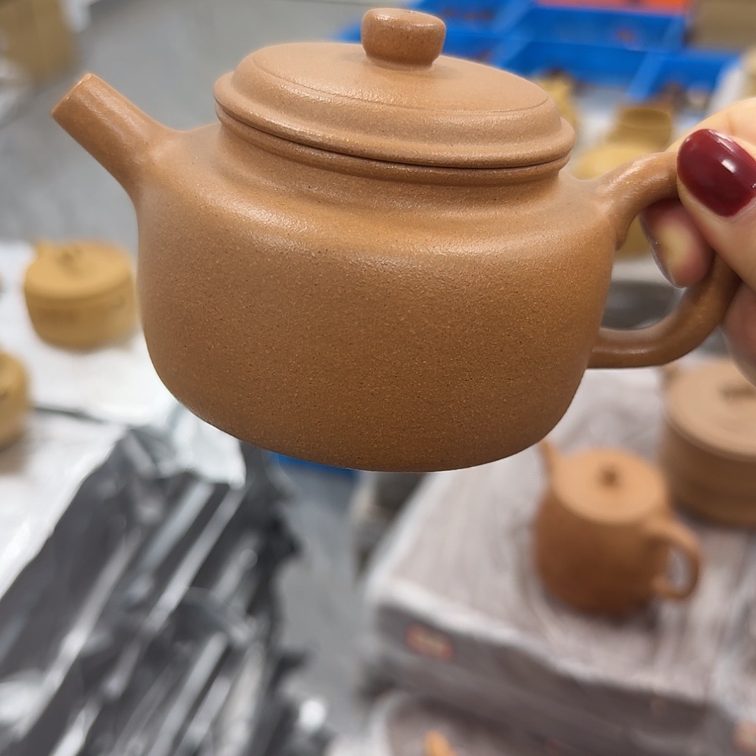 紫砂茶壶黄龙山老宕口黄金段260