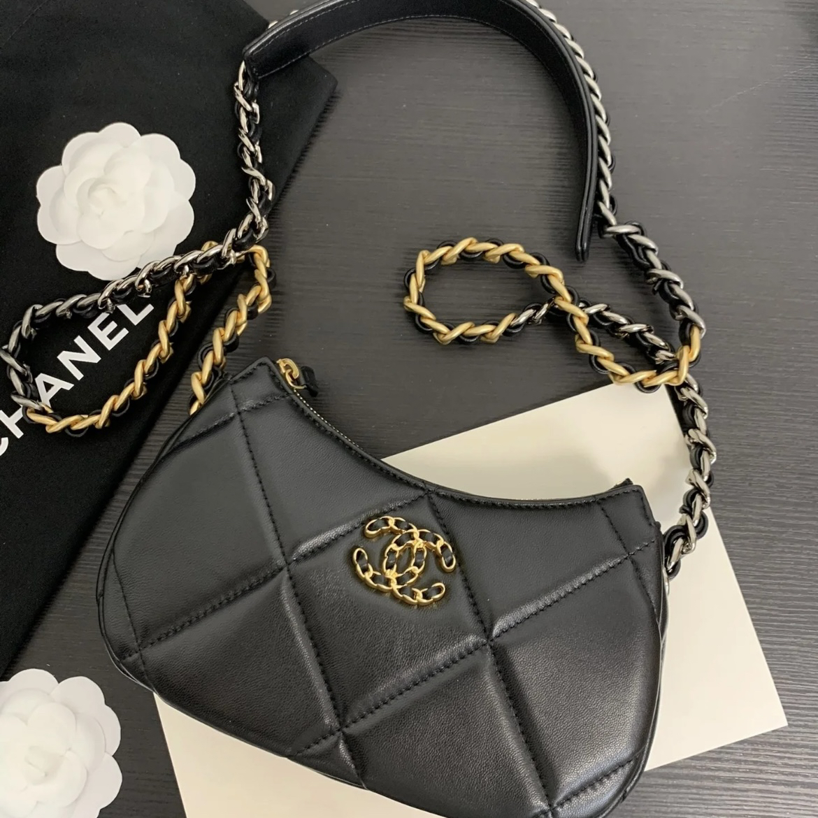 99新 Chanel/香奈儿 多多奢品/香奈儿24c19hobo斜挎包/98新