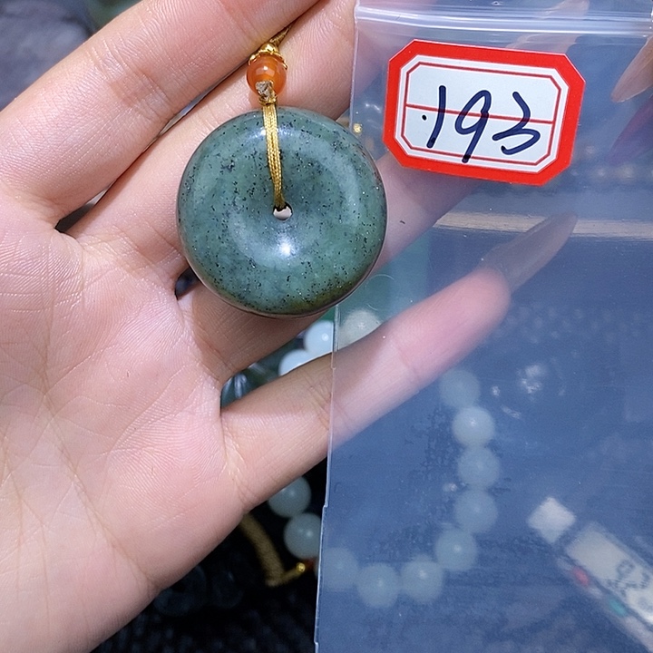 和田玉和田玉边角料随机发未镶嵌